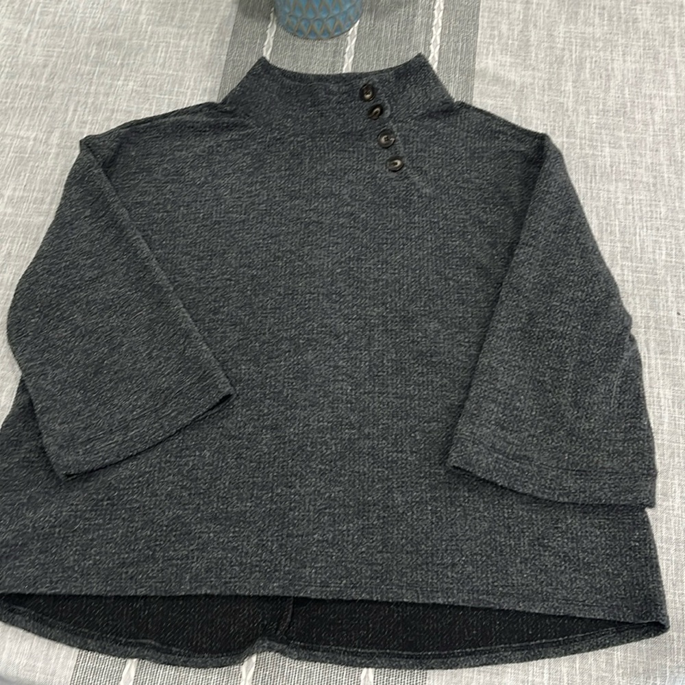 3/4 length sleeve loose fitting top from Eri+Ali.